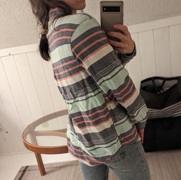 Soft button down top - Picture 2 of 3